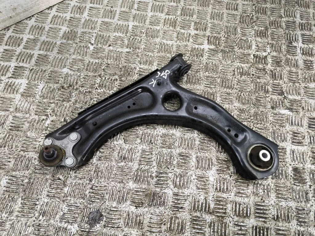 Front lower control arm/wishbone 2Q0407151D