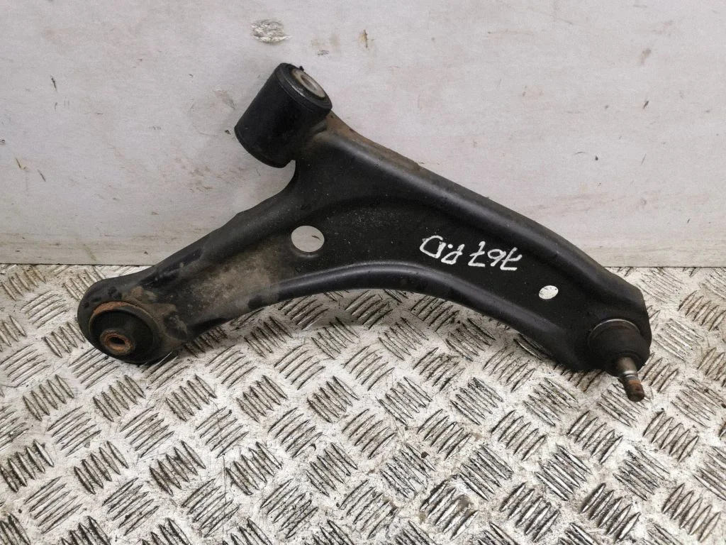 Front lower control arm/wishbone – right