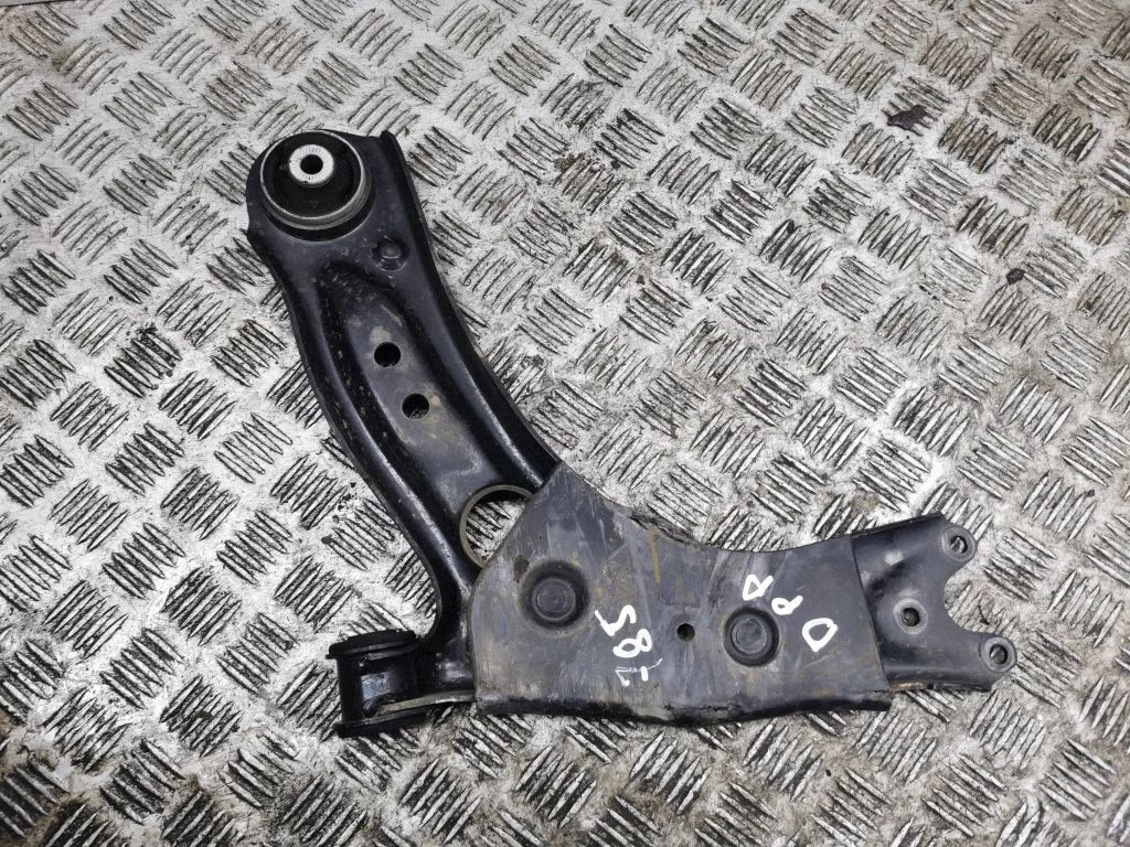 Front lower control arm/wishbone – right