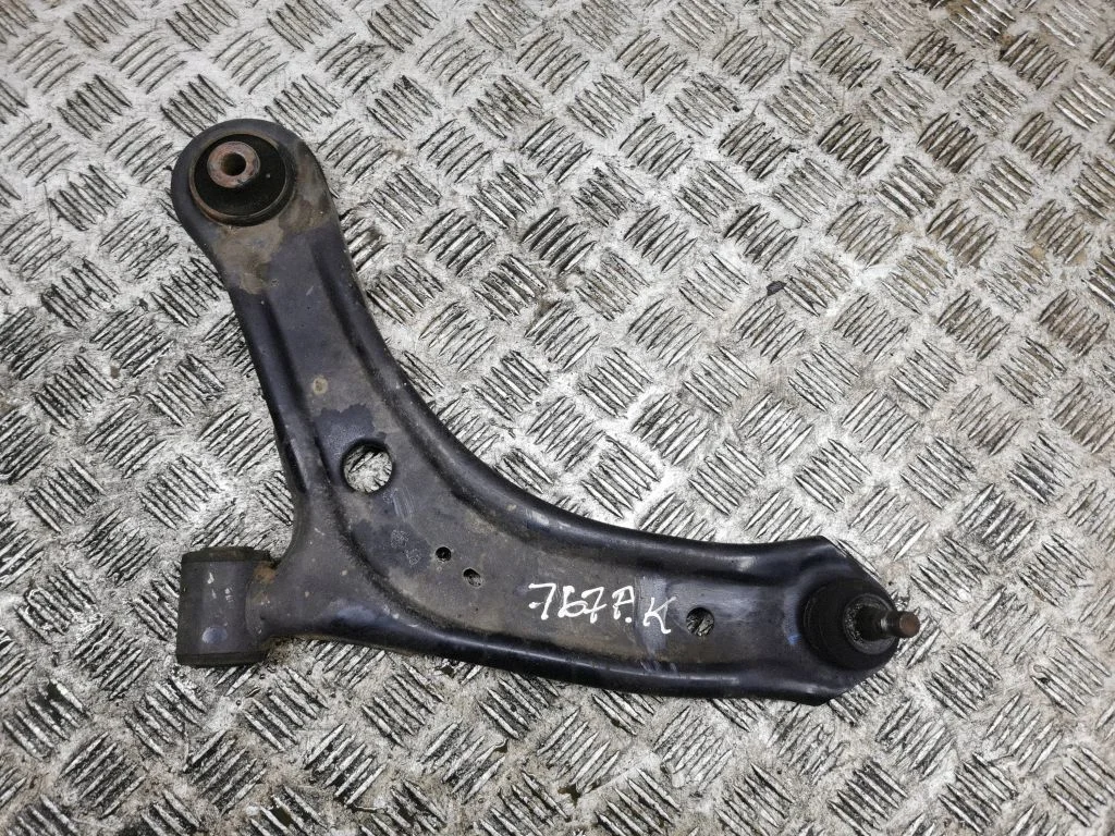 Front lower control arm/wishbone – left