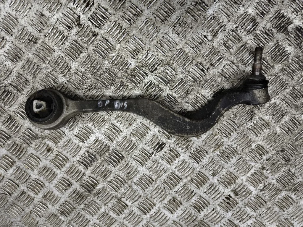Front lower control arm/wishbone – right