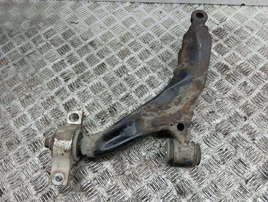 Front lower control arm/wishbone – left