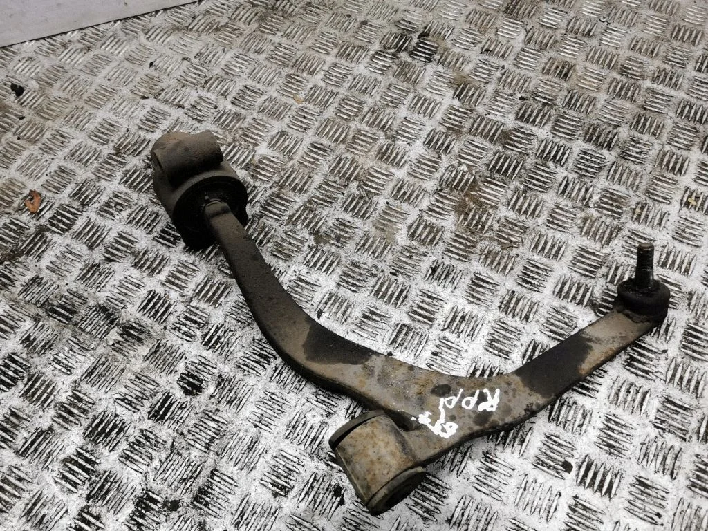 Front lower control arm/wishbone – right