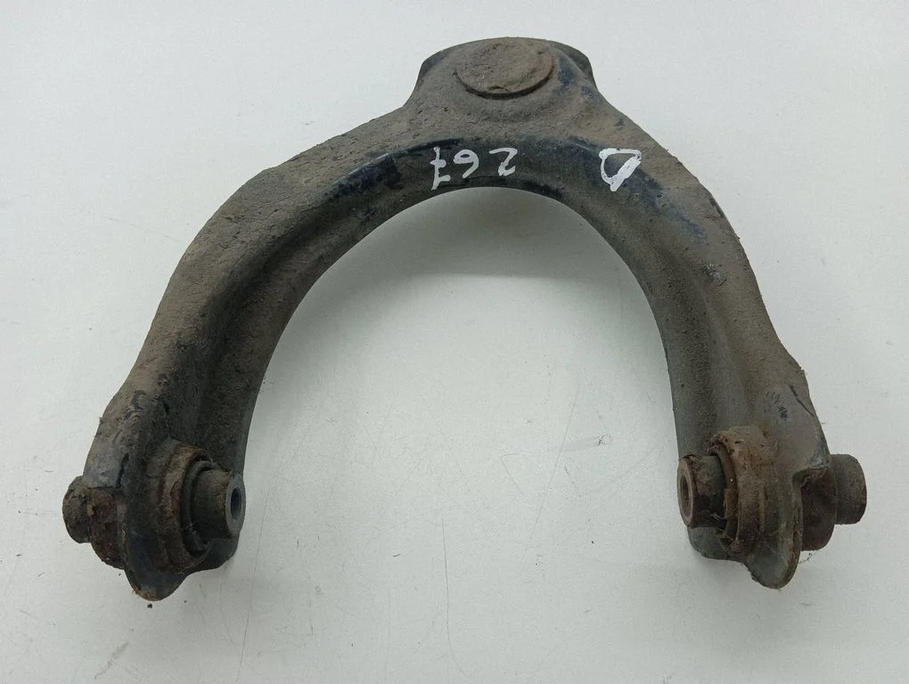Front lower control arm/wishbone – right