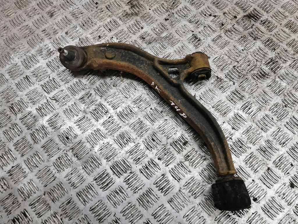 Front lower control arm/wishbone – left