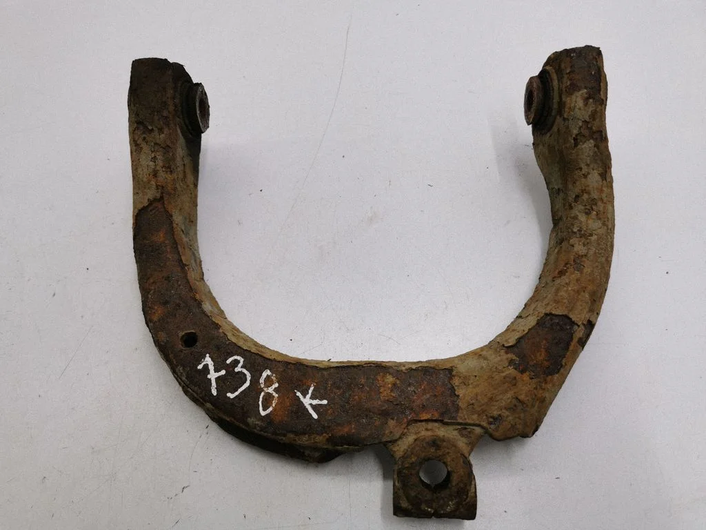 Front lower control arm/wishbone – left