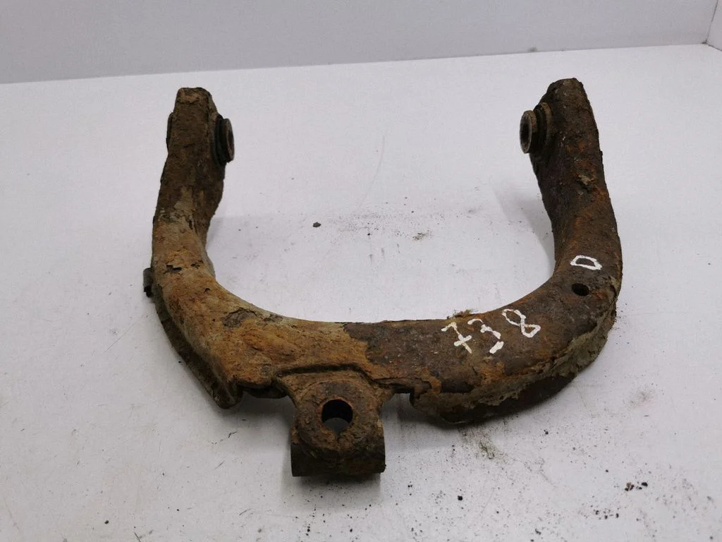 Front lower control arm/wishbone – right