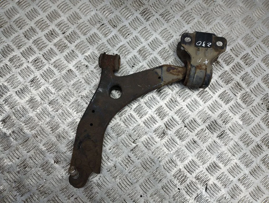Front lower control arm/wishbone – left