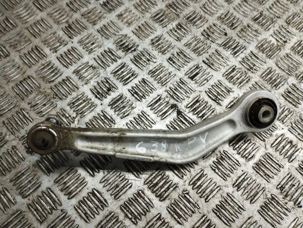 Front lower control arm/wishbone – left