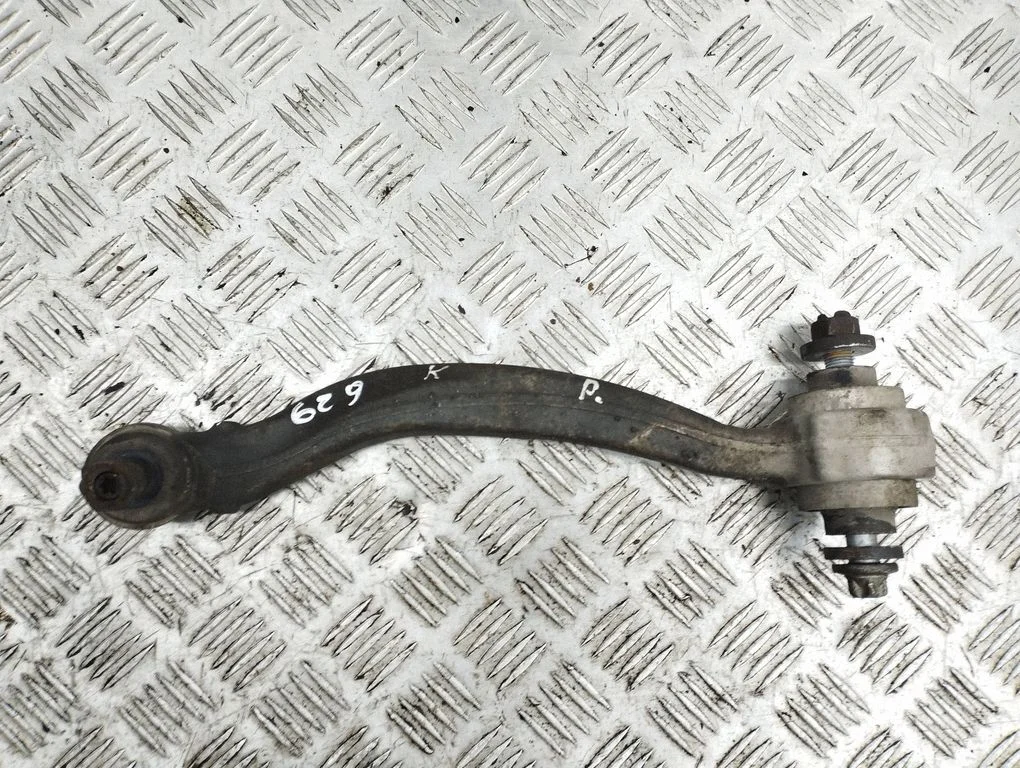 Front lower control arm/wishbone – left