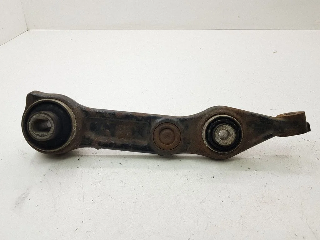 Front lower control arm/wishbone – left