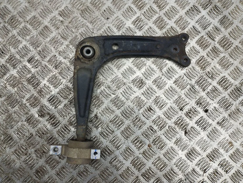 Front lower control arm/wishbone 7BAA11