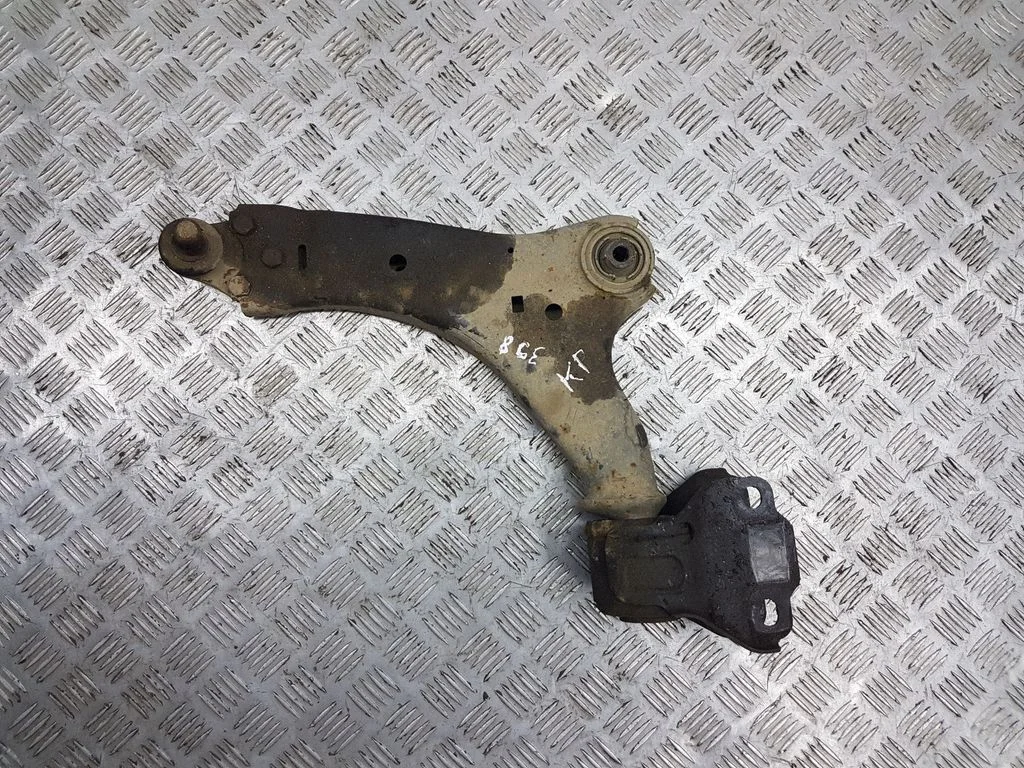 Front lower control arm/wishbone – left