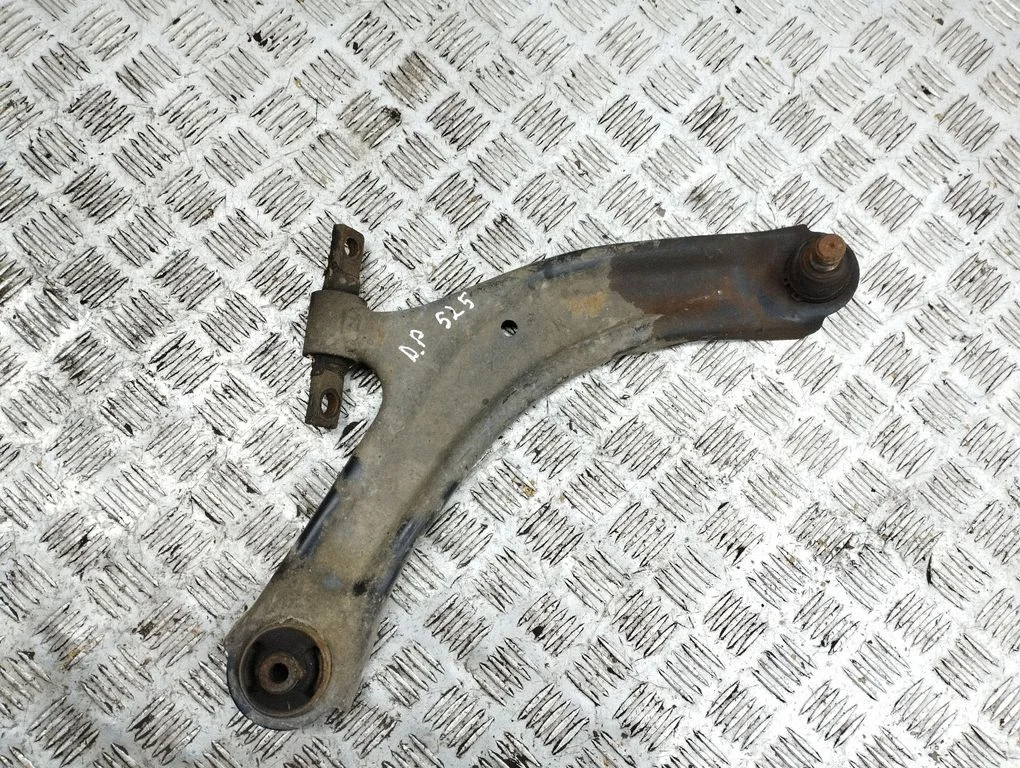 Front lower control arm/wishbone – front right