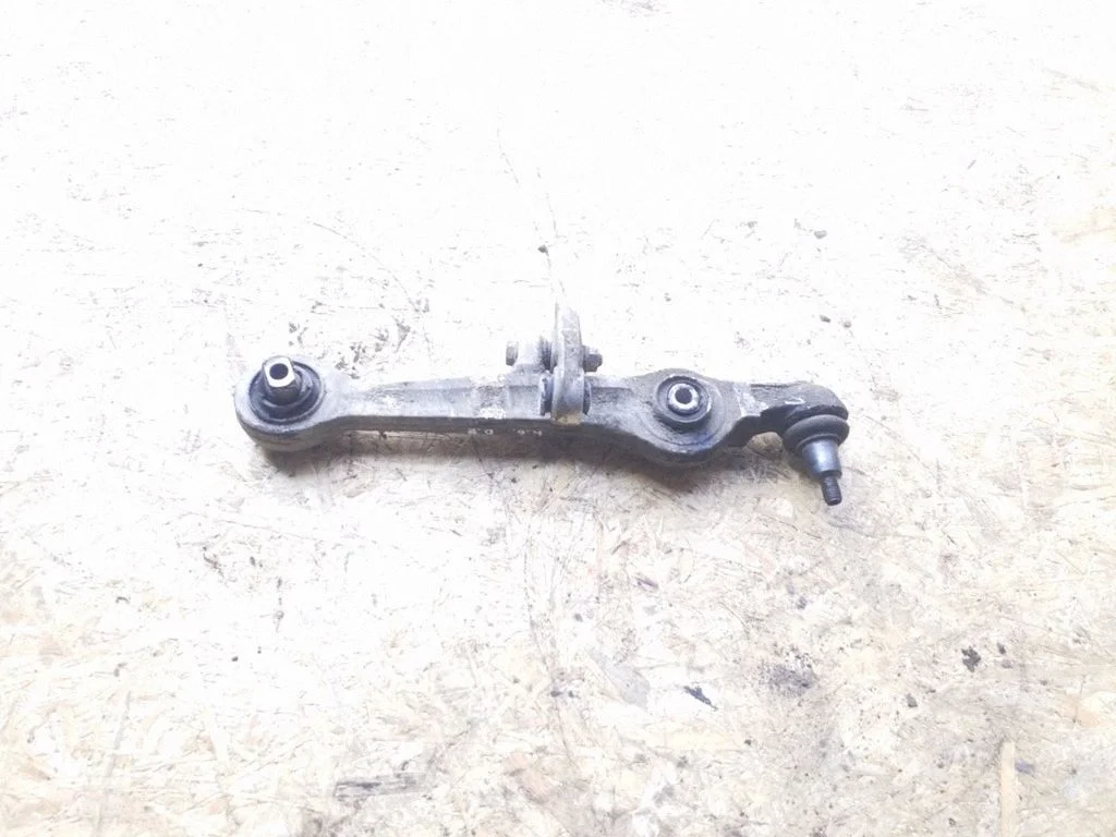 Front lower control arm/wishbone – right