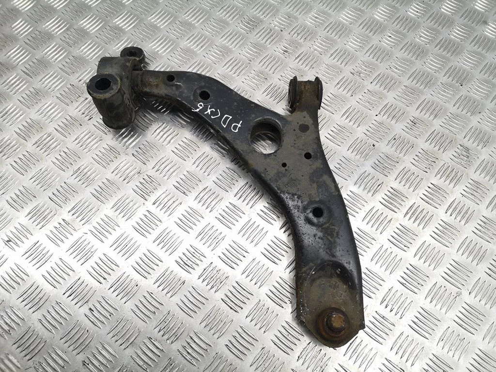 Front lower control arm/wishbone – right