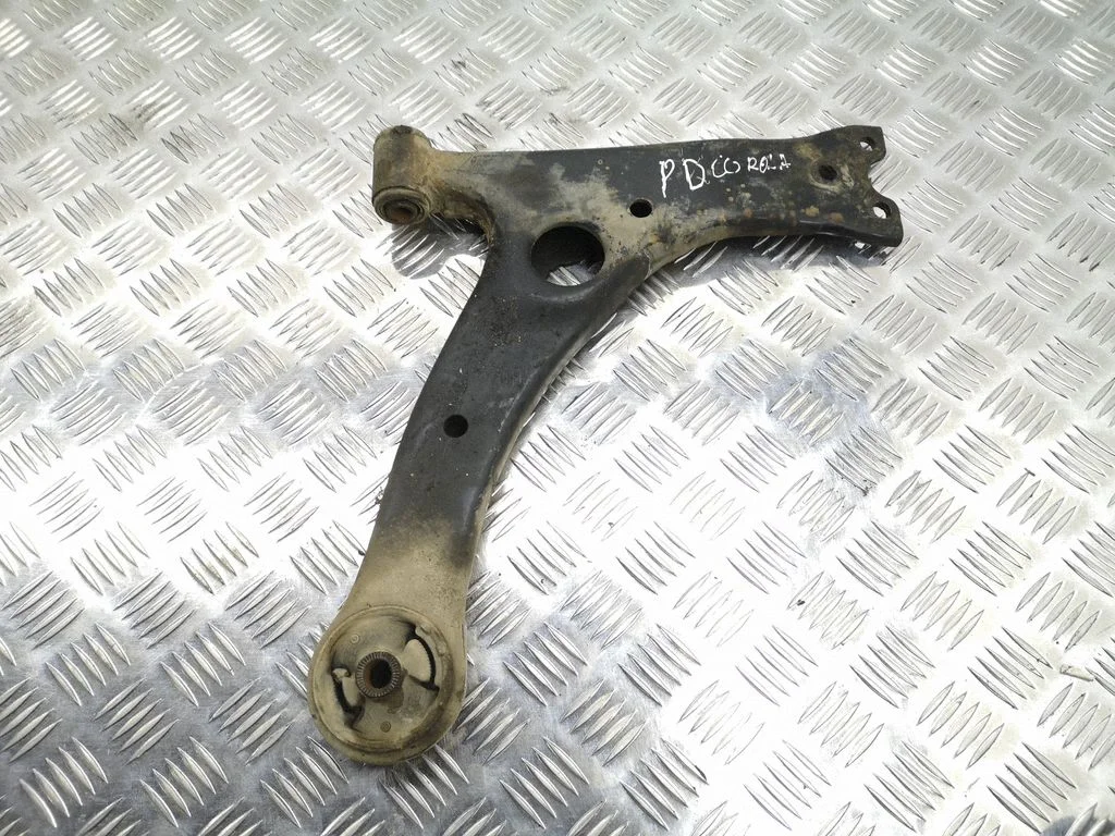 Front lower control arm/wishbone – right