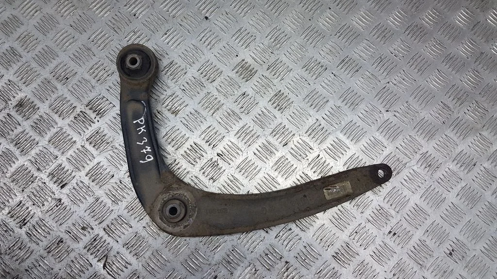 Front lower control arm/wishbone 884981