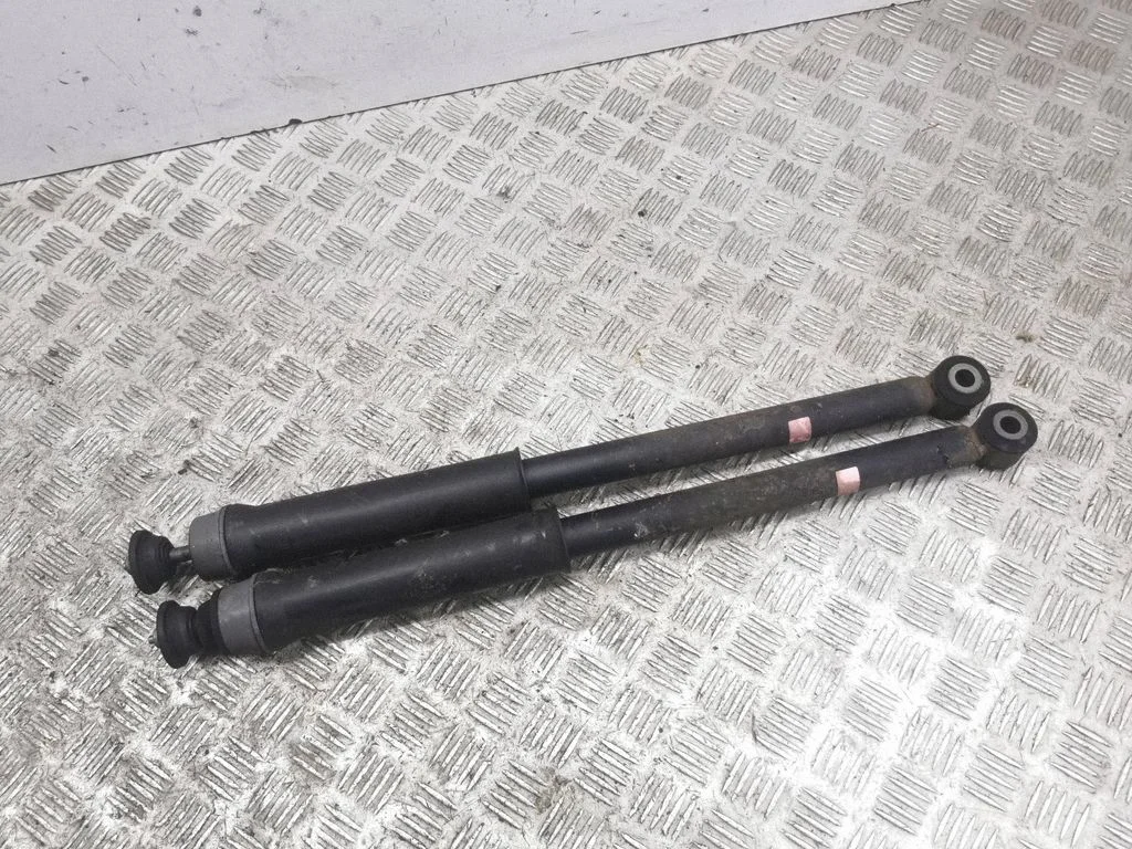 Rear shock absorber/damper