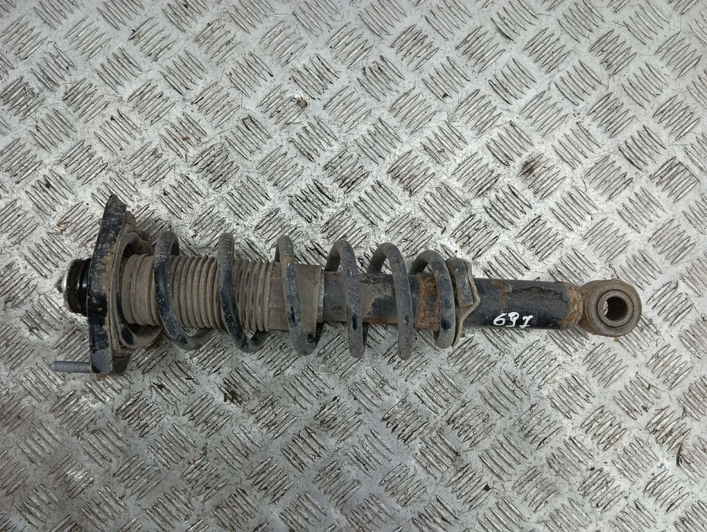 Rear shock absorber/damper – Toyota Corolla Verso AR10 (2004-2009)