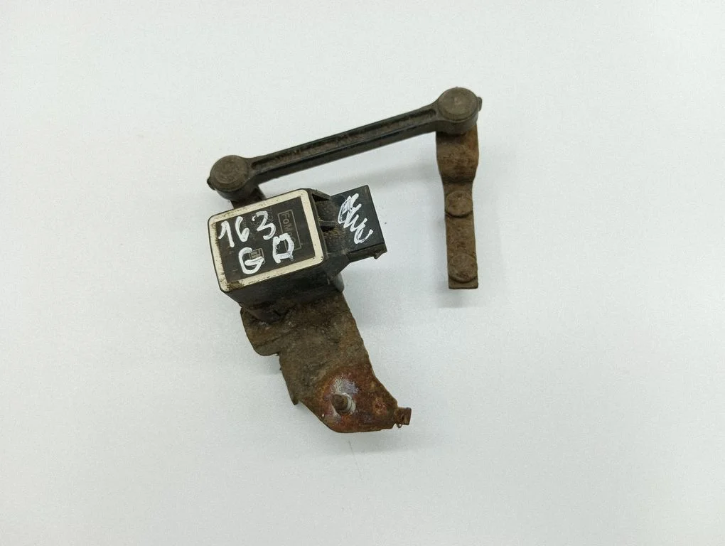 Headlight/headlamp level sensor 7G9N5B738AA