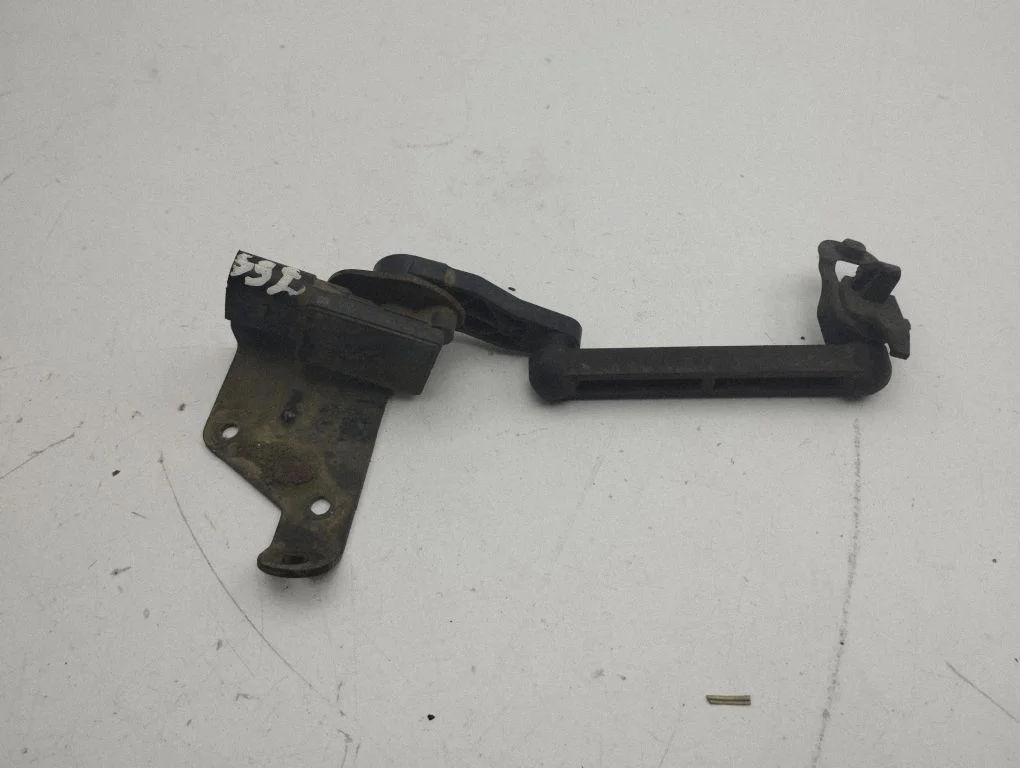 Headlight/headlamp level sensor – left