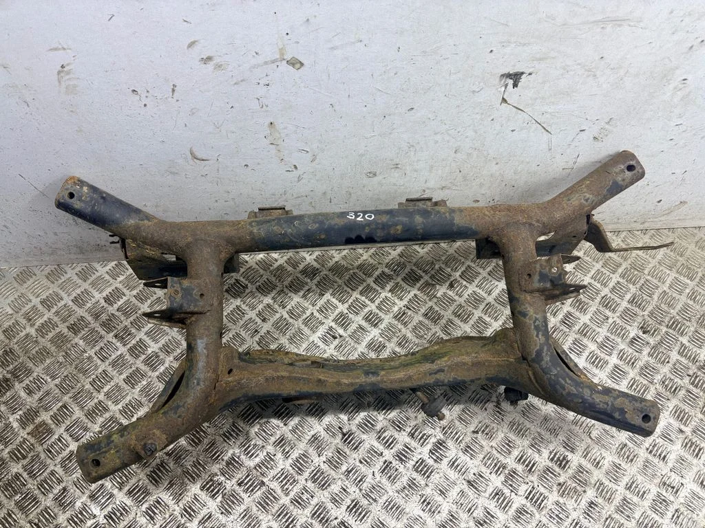 Tagumine abiraam – Mitsubishi Outlander (2013-2021)