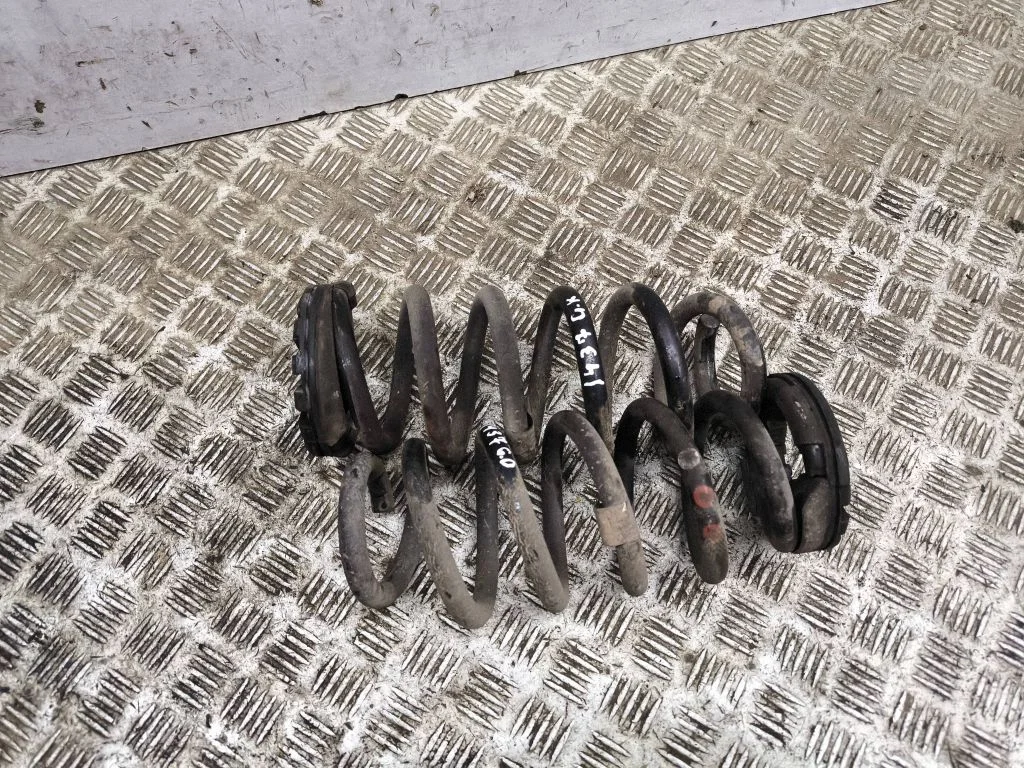 Rear coil spring – Jaguar E-Pace (2017-)