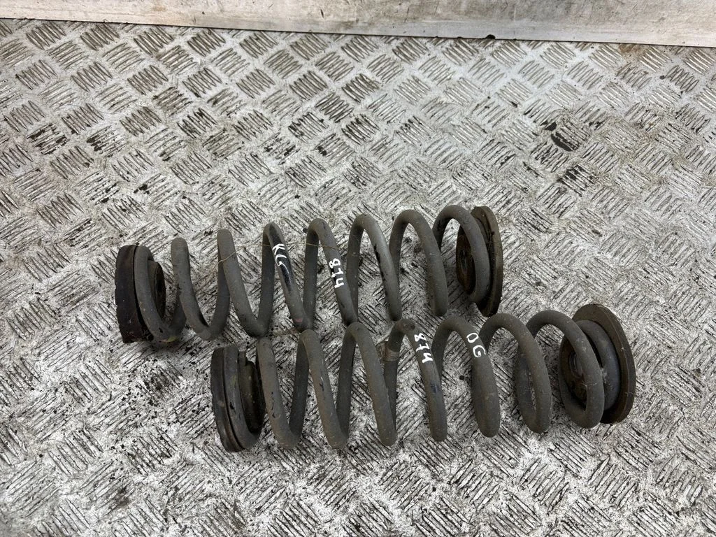 Rear coil spring 55330K4000