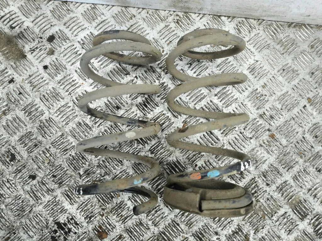 Tagumine keerdvedru