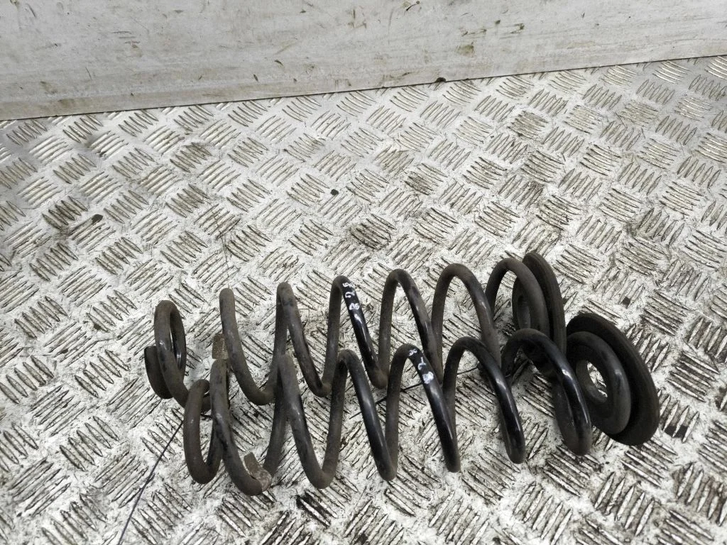 Rear coil spring 5Q0511115