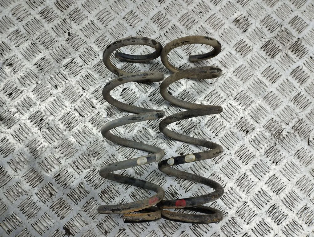Tagumine keerdvedru