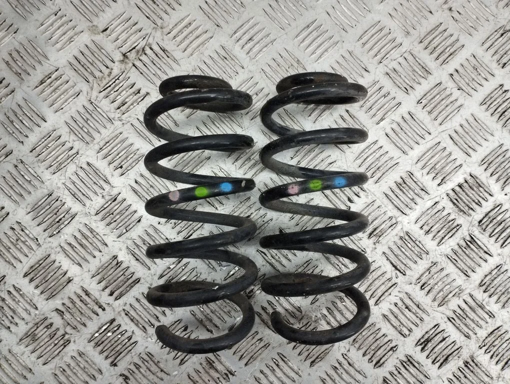 Aizmugurējā spirālatspere