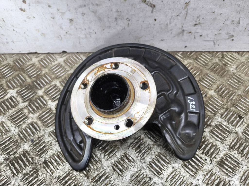 Rear wheel hub A2473560200