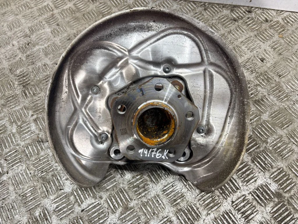 Tagumine rumm 8B3505453A
