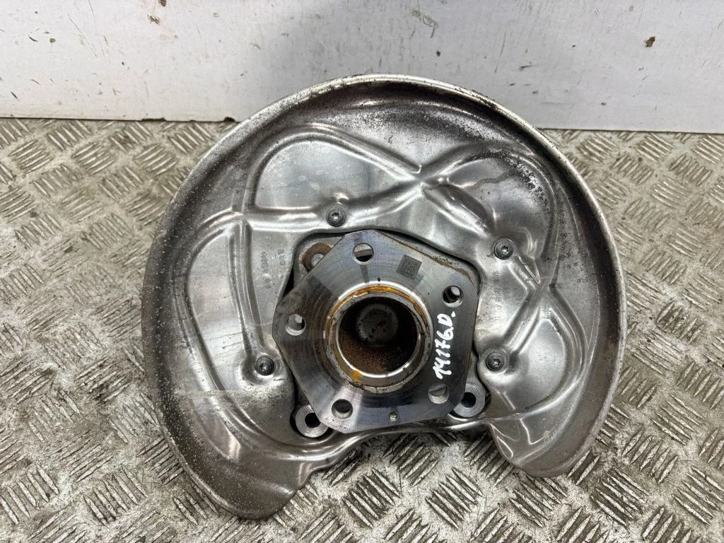 Tagumine rumm 8B3505460A