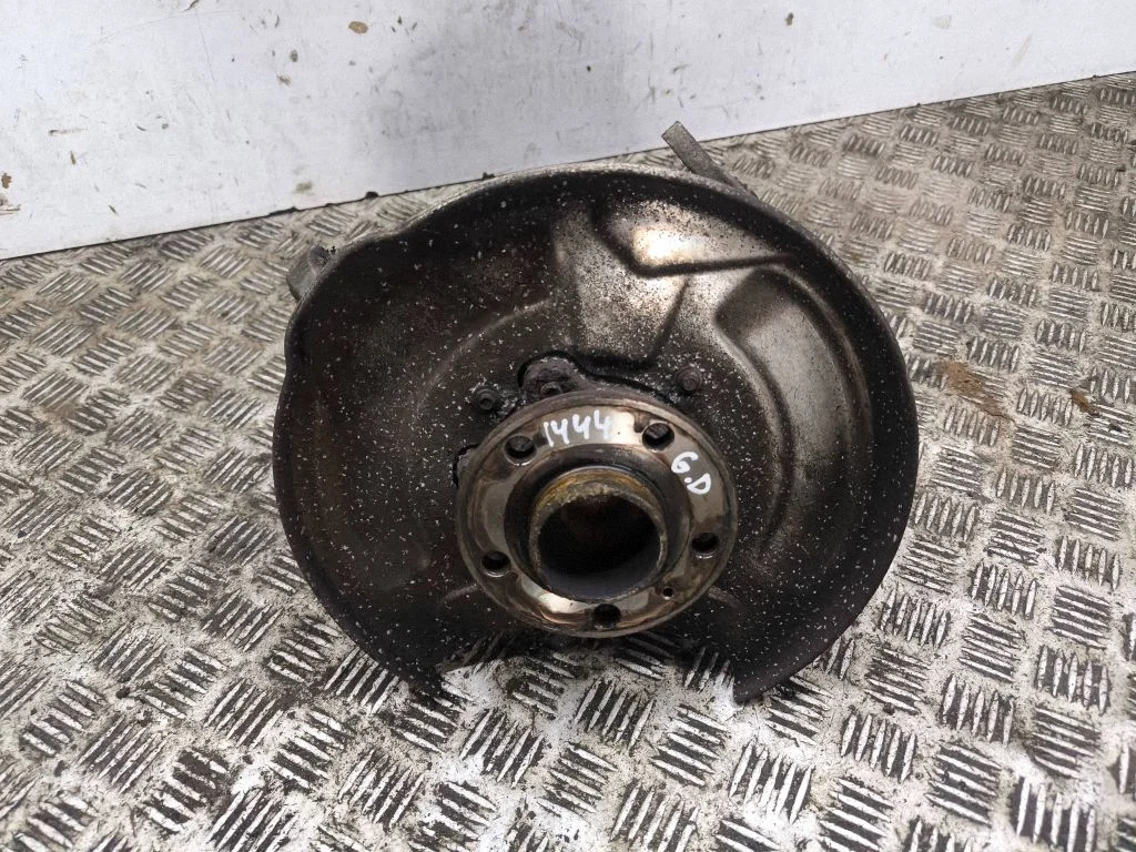 Rear wheel hub 3147623