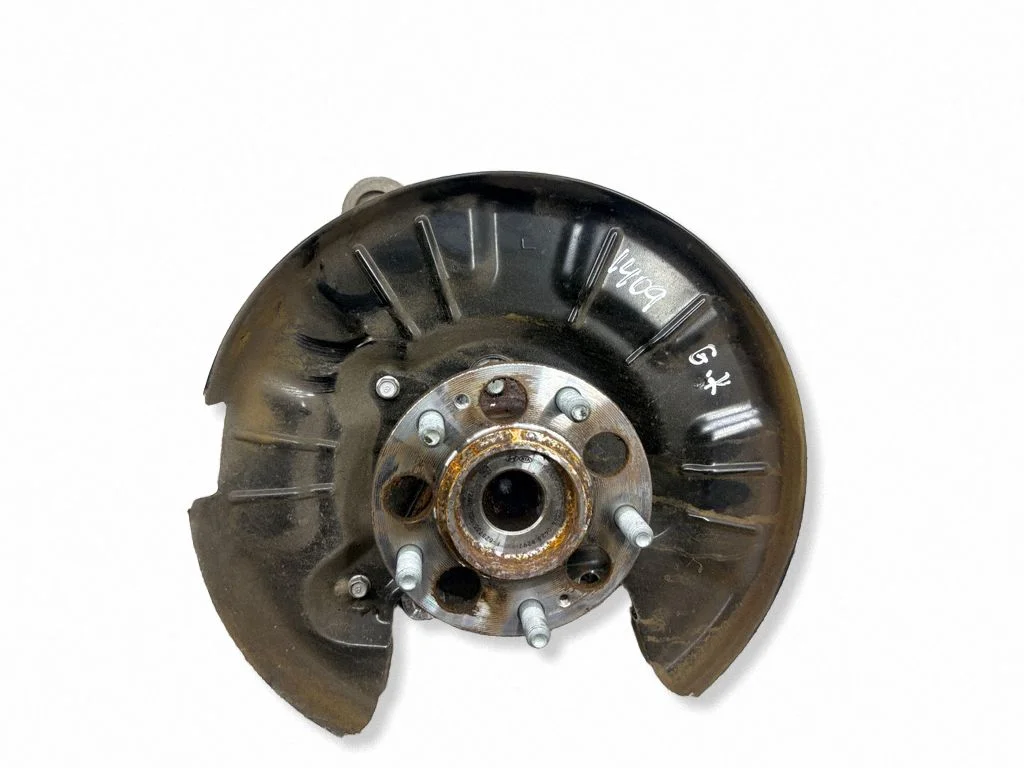 Rear wheel hub – left