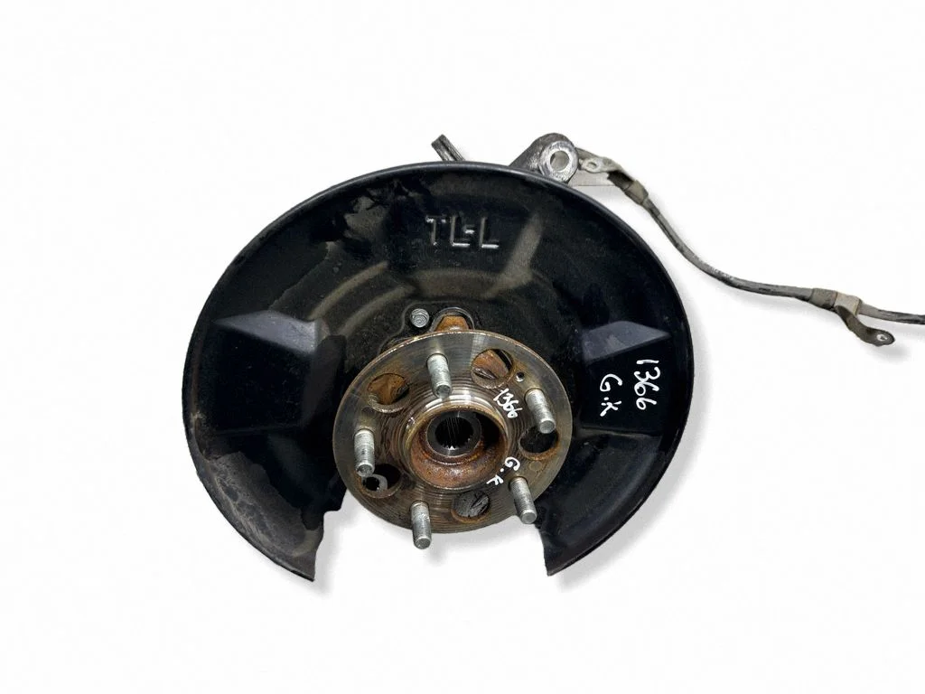 Rear wheel hub – left