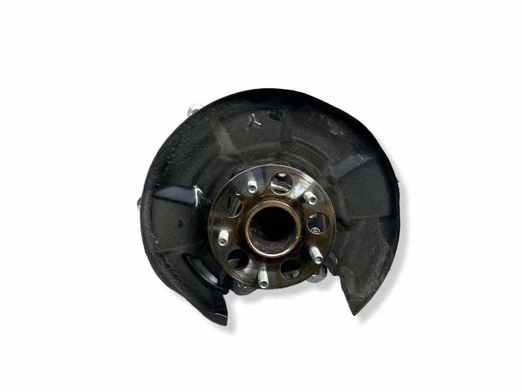 Rear wheel hub – right
