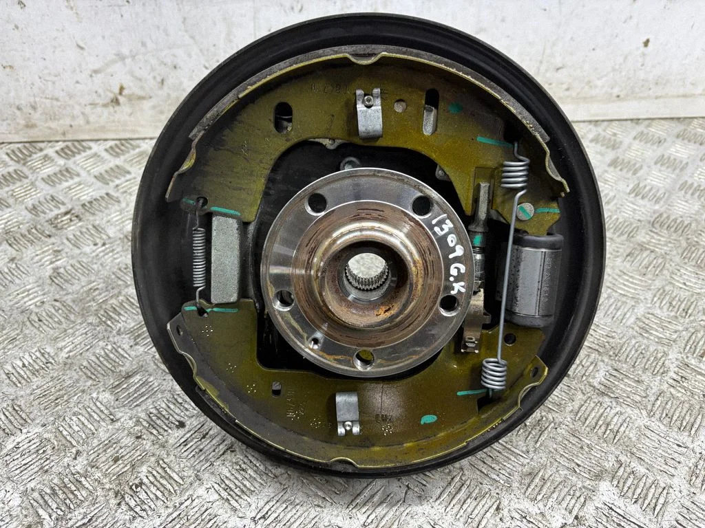 Tagumine rumm – vasak