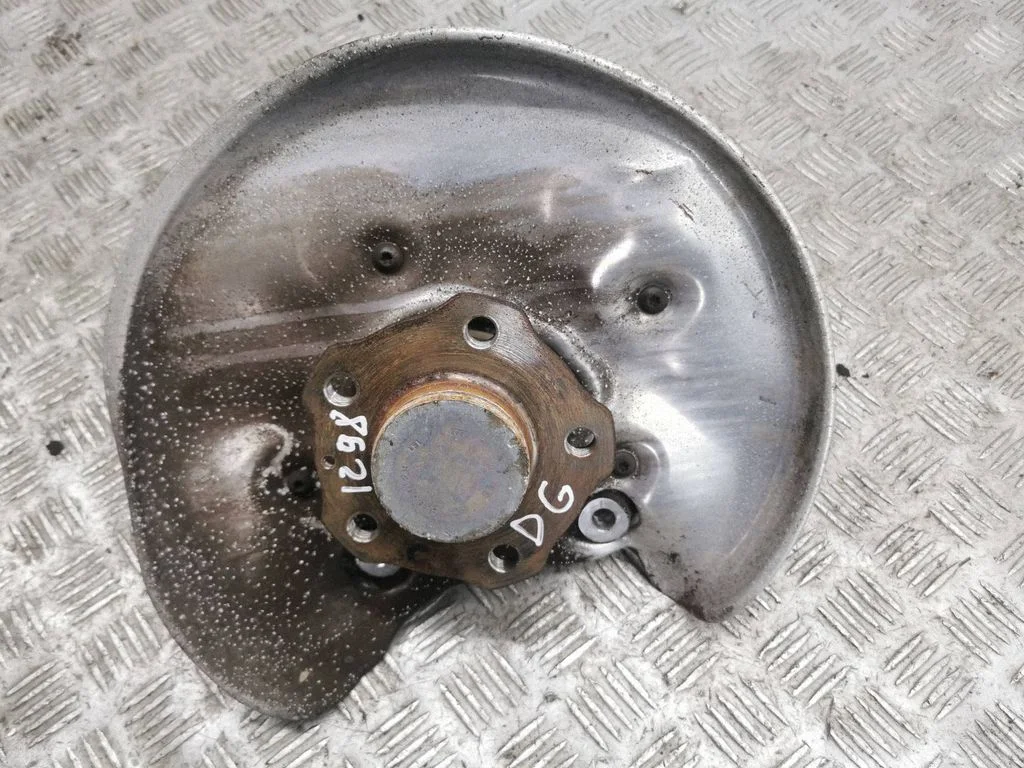 Tagumine rumm 4K0505432F
