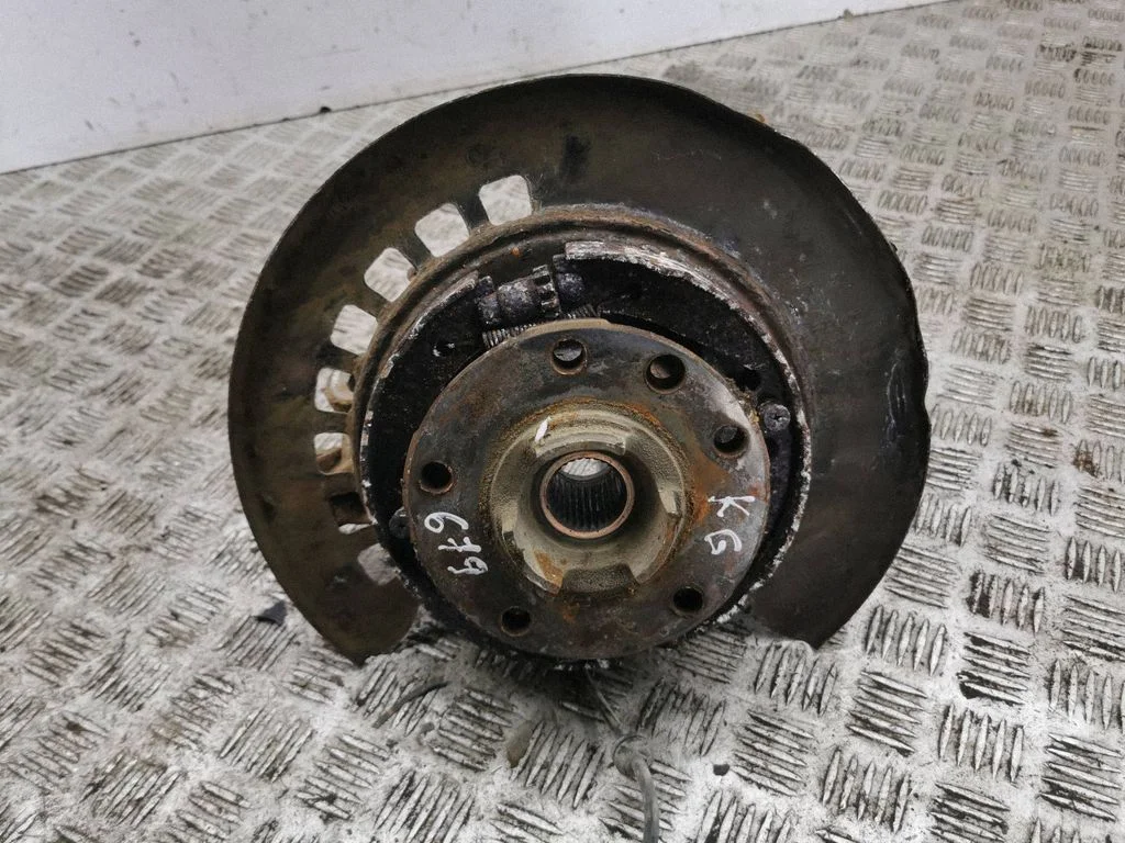 Rear wheel hub – left