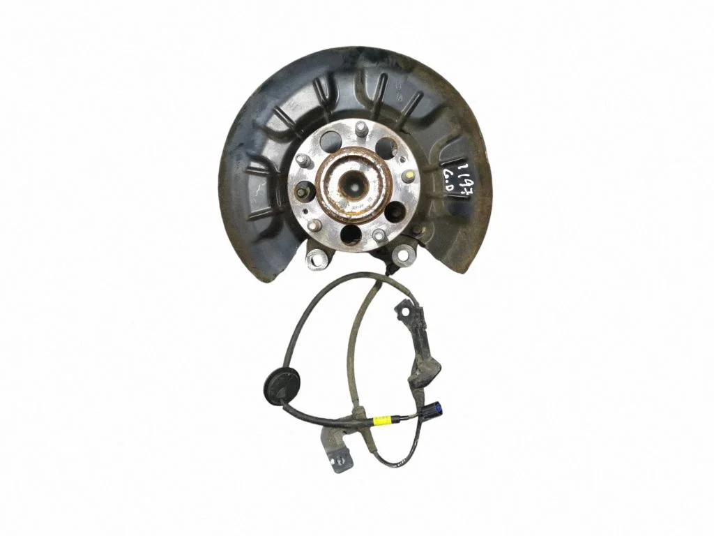 Rear wheel hub – right