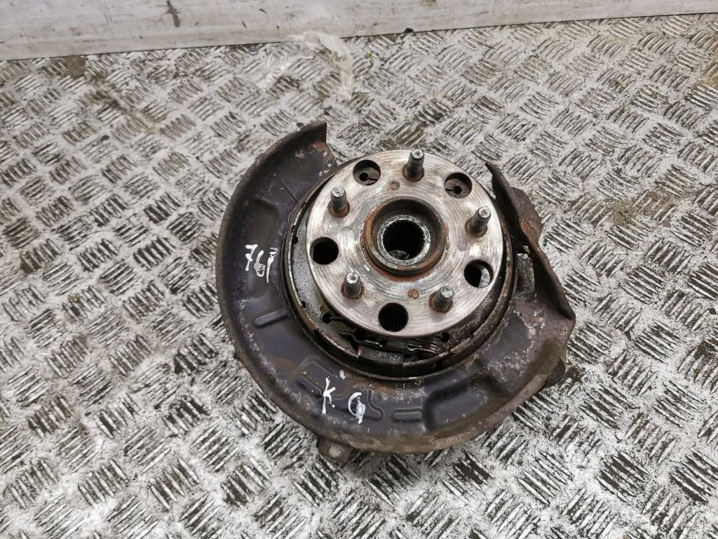 Tagumine rumm – Lexus IS 220D-250-350 (2006-2013)