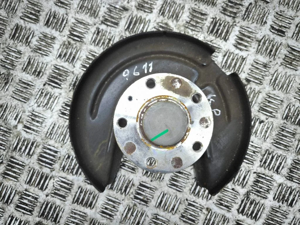 Tagumine rumm – vasak