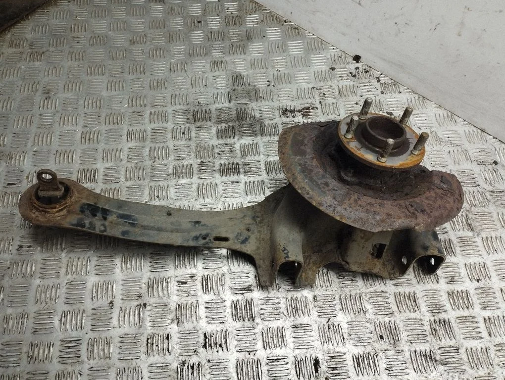 Rear wheel hub – Volvo V40 (2012-2019)