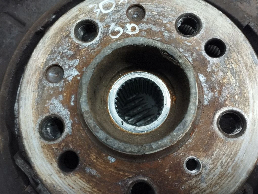 Rear wheel hub – rear right