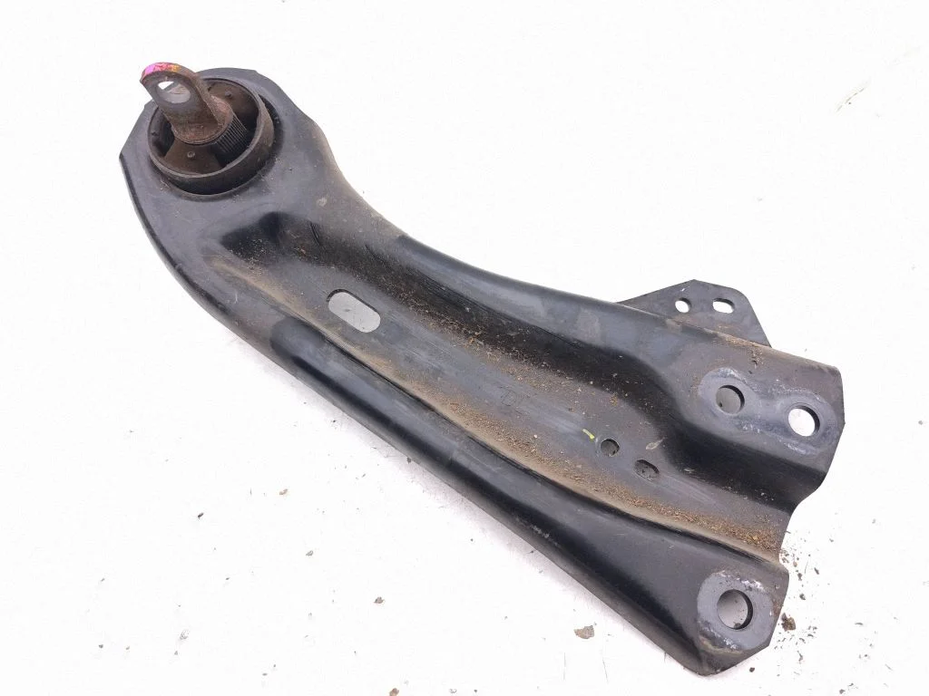 Rear upper control arm/wishbone – left