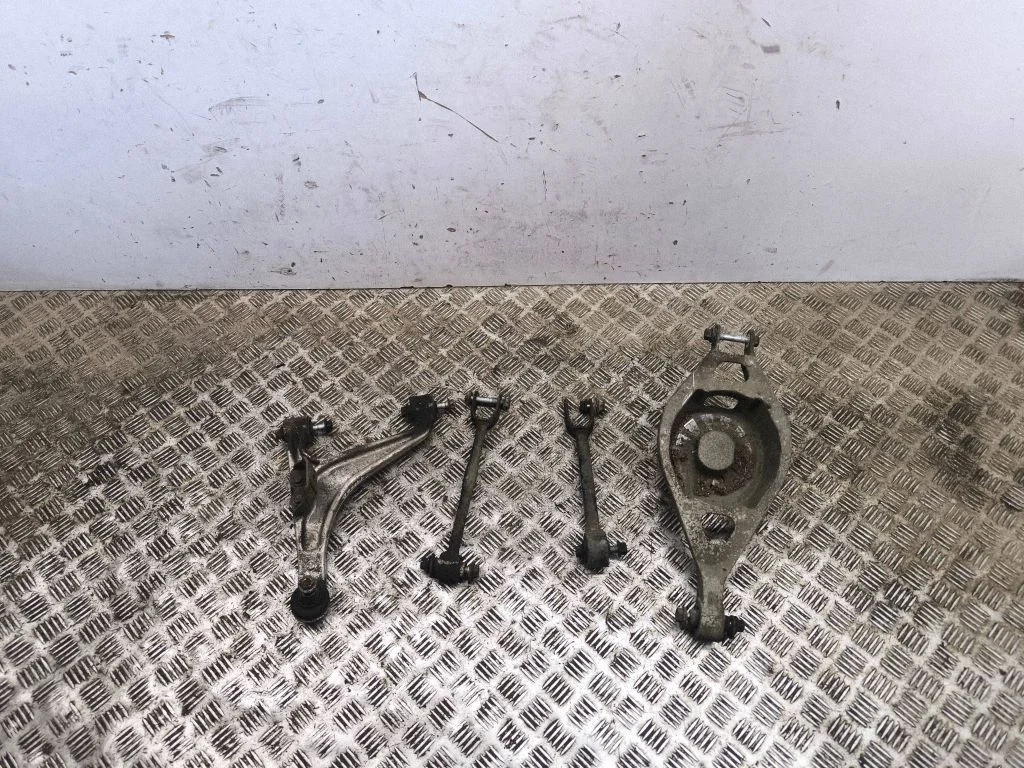 Rear upper control arm/wishbone – right